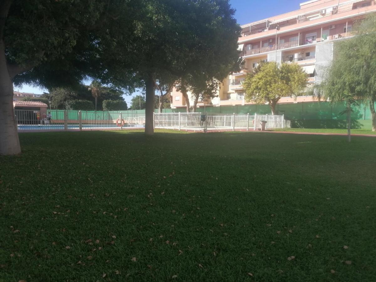 Appartamento Piso Familiar Con Piscina Y Aparcamiento En Torre Del Mar - Edificio Ronda I Esterno foto